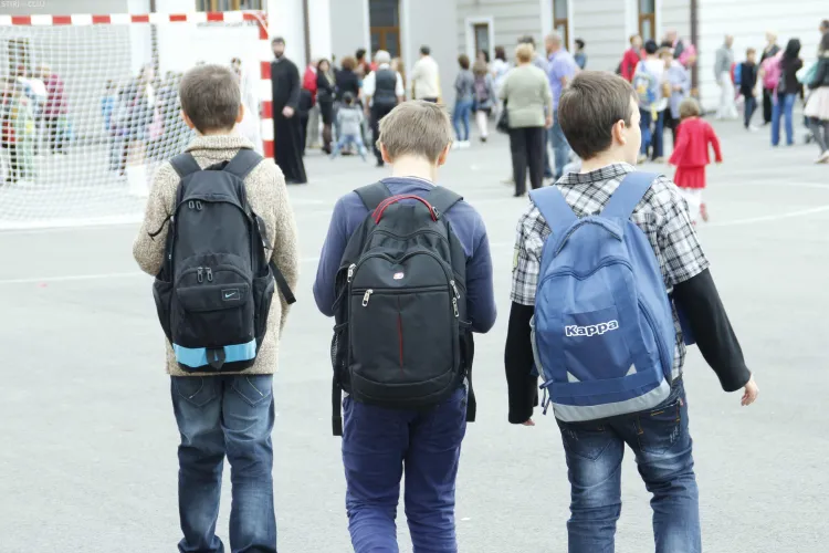 Ministerul Educației schimbă din nou structura anului școlar 2015-2016. Vezi ultima variantă. Școala începe în 12 septembrie 2016