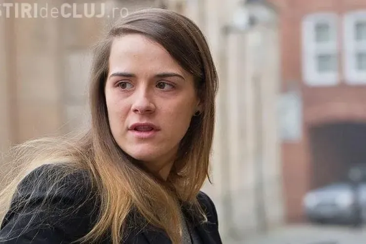 O femeie a făcut un șoc când a aflat că făcea de 2 ani sex cu o femeie, prietenă apropiată. Cum a fost prostită atâta timp