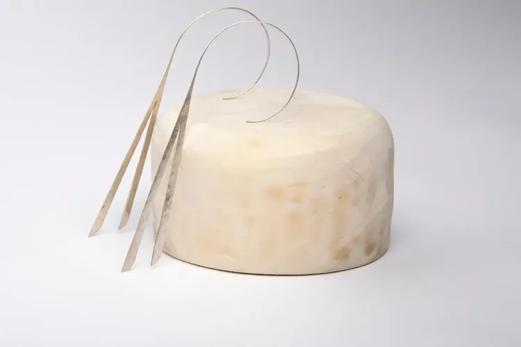 Romii își deschid magazin mobil la Cluj. Vor vinde obiecte confectionate de ei, în colaborare cu designeri