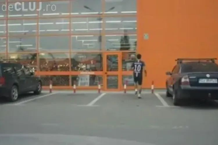 Vezi ce se întâmplă dacă pui în aplicare reclama făcută de Simona Halep: "Lasă-i să bată mingea!"- VIDEO 