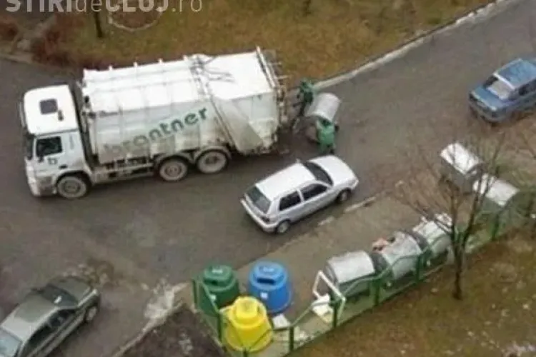 Răzbunarea gunoierilor! Ce i-au făcut unui șofer clujean care și-a lăsat mașina în fața tomberoanelor FOTO