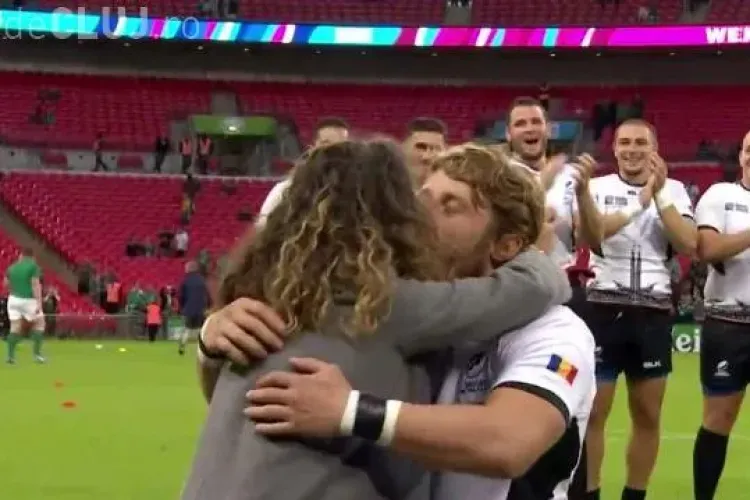 Moment emoționant la meciul de rugby România-Irlanda. Un jucător român și-a cerut iubita de soție pe stadionul Wembley VIDEO
