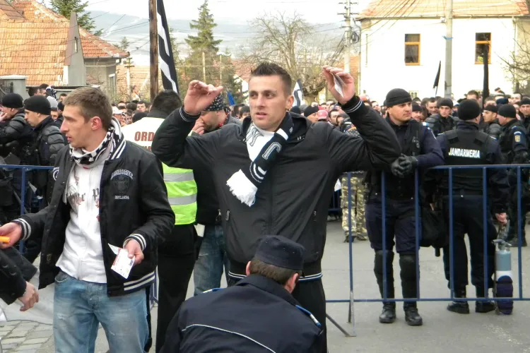 39 de suporteri au interdicție la meciul U Cluj - Steaua. E interzis cu cuțite sau alte corpuri contondente