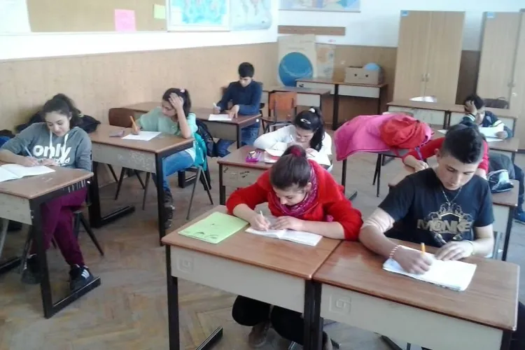 Masă caldă de prânz și ajutor la teme pentru elevii clujeni care provin din familii defavorizate