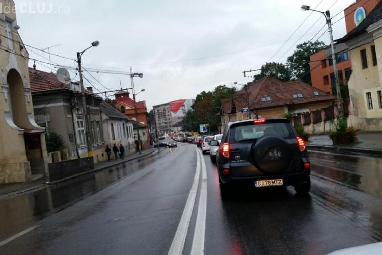Cum se circulă în Cluj-Napoca, luni dimineața. Strada Moților VS DN 1 (Florești) - FOTO