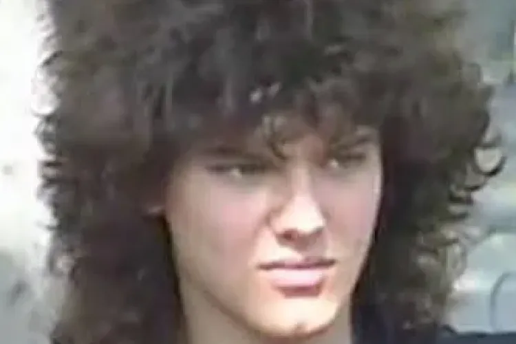 Cum arătau Emil Boc, Traian Băsescu, Mircea Geoană și Ion Iliescu în tinerețe - FOTO