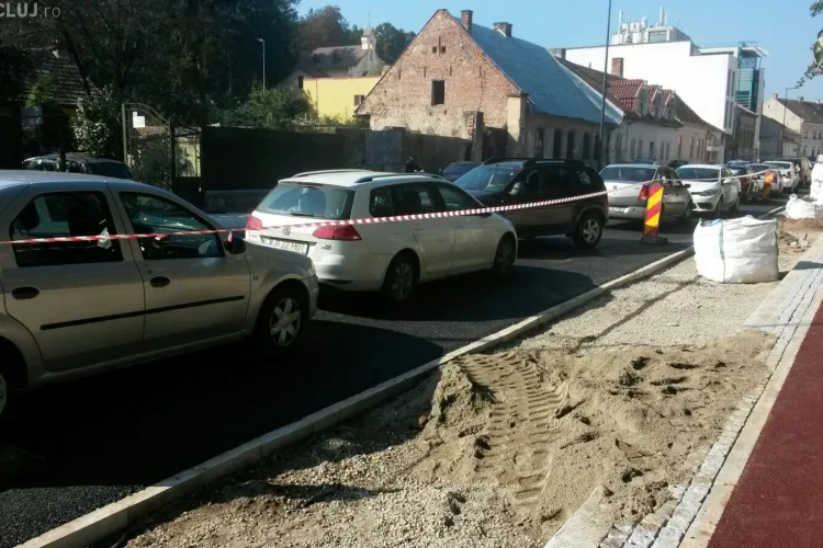 Ce ”surpriză” le-a făcut Poliția Locală părinților care și-au dus copiii la Șincai și Coșbuc FOTO