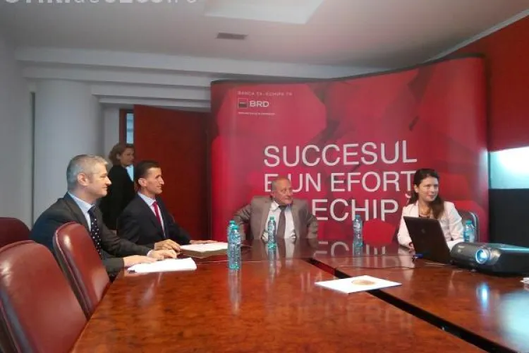 BRD a lansat o campanie specială, dedicată seniorilor! Vezi ce beneficii ai și ce premii speciale poți câștiga