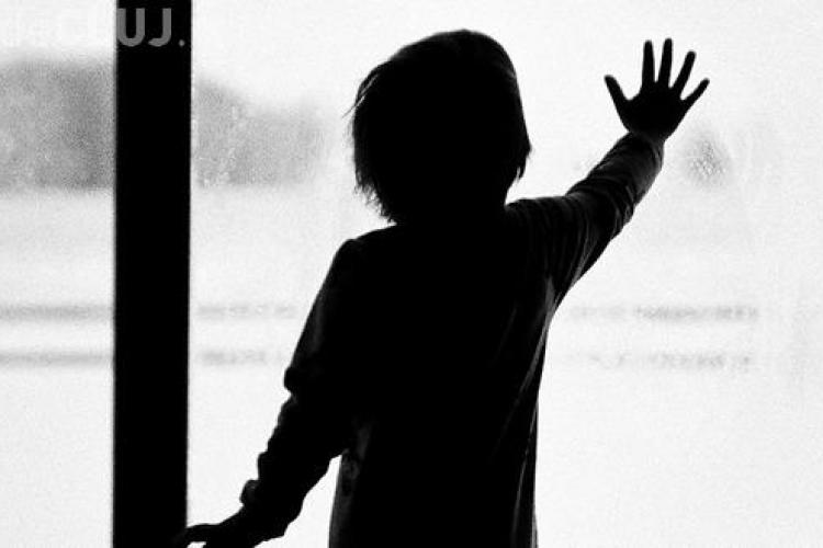 Cluj: Un părinte inconştient şi-a lăsat copilul de 4 ani închis în casă. Ce a urmat i-a șocat pe toți