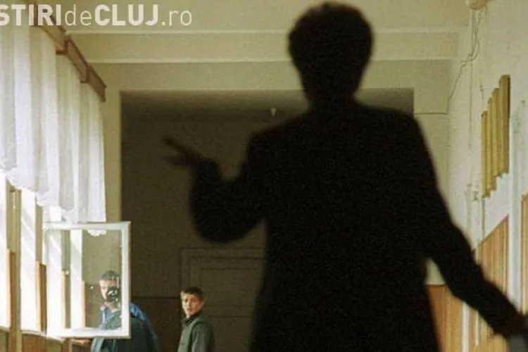 Învățătoarea din Cluj care a UMILIT un elev de 7 ani a fost condamnată. Ce PEDEAPSĂ a primit