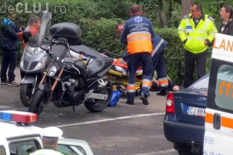 Un scuterist de 80 ani a reușit să se accidenteze chiar pe trotuar, la Gherla. A ajuns la spital VIDEO