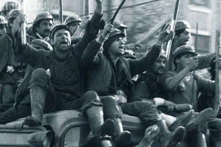 Ion Iliescu ÎNVINUIT în dosarul Mineriadei. Fostul președinte este acuzat de infracțiuni împotriva umanităţii