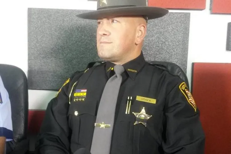 De VORBĂ cu un șerif american, originar din Cluj. Cât e salariul în SUA și ce pățesc cei care nu plătesc AMENZILE - VIDEO