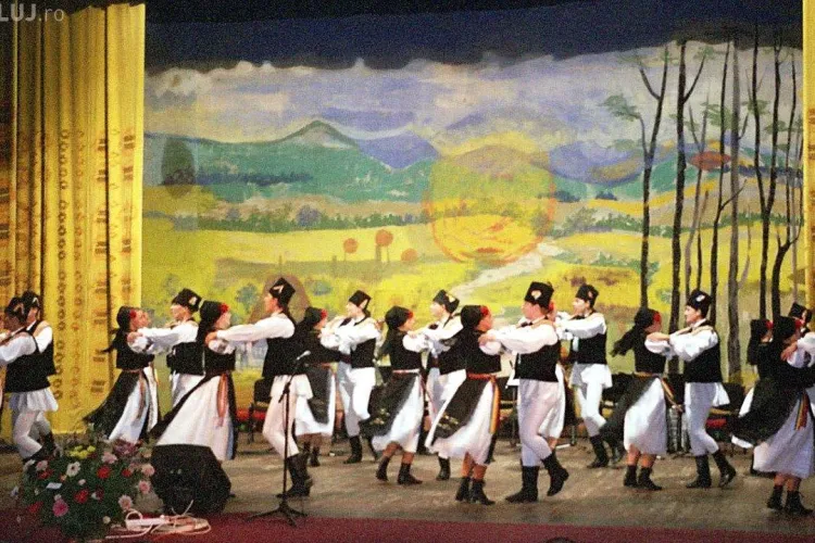 Spectacol caritabil de folclor la Cluj! Se adună bani pentru o familie rămasă fără casă