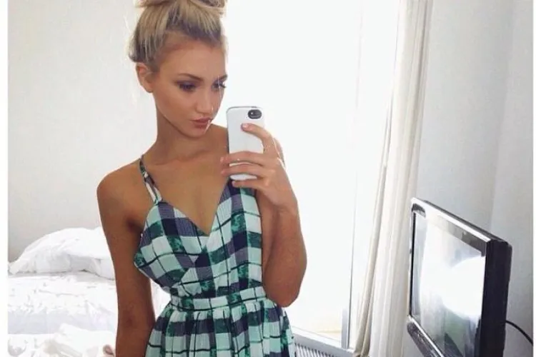 Cine este fotomodelul care câştigă mai mulţi bani din selfie-uri decât din prezentări