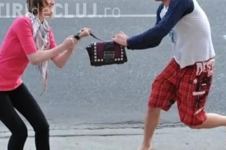 Clujenii dau dovadă de curaj și când sunt tâlhăriți! Cum a fost încolțit un infractor de femeia pe care încerca să o jefuiască