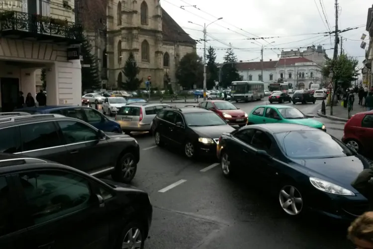 Trafic infernal în centrul Clujului FOTO