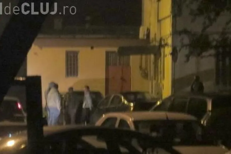 Un șofer a făcut ”prăpăd” cu BMW-ul într-o parcare la Gherla FOTO