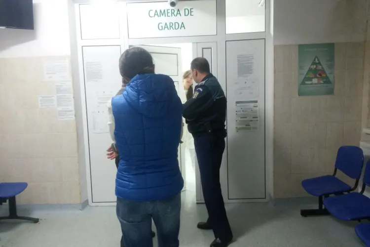 Bătrân de 87 de ani în COMĂ, ținut 3 ore în ambulanță. La un spital din Cluj a fost CIRC. Medicii au chemat poliția - VIDEO