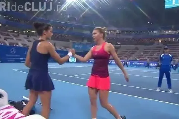 Halep s-a retras de la turneul din Beijing. A jucat accidentată, dar nu a mai rezistat