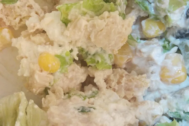 Ce a găsit o clujeancă într-o SALATĂ la Polus Center - FOTO