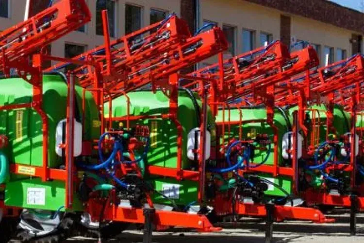 Firma Tehnofavorit Cluj continuă tradiția Staţiunii de Maşini Agricole şi Tractoare