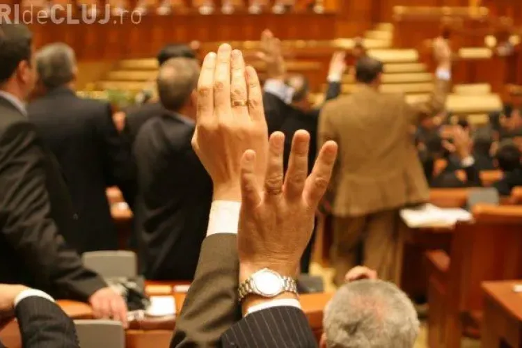 A fost adoptat votul prin corespondență, dar se aplică numai pentru alegerile parlamentare 