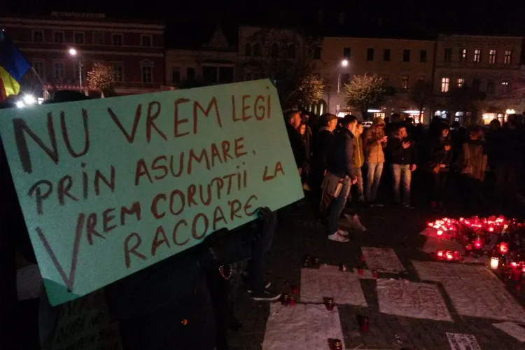 Clujenii se adună pentru a PATRA zi de proteste. A ieșit cu CEARTĂ