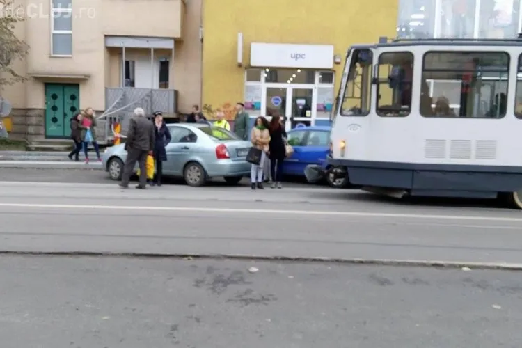 Un alt tramvai a fost blocat pe strada Barițiu - FOTO