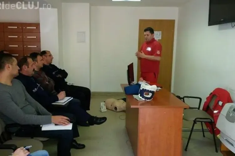 Polițiștii clujeni sunt pregătiți de specialiștii SMURD pentru a oferi primul ajutor
