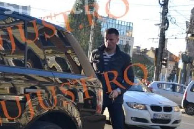 Un judecător din Cluj se dă drept procuror de la Parchetul General în trafic. Cum explică ecusonul din parbriz - FOTO