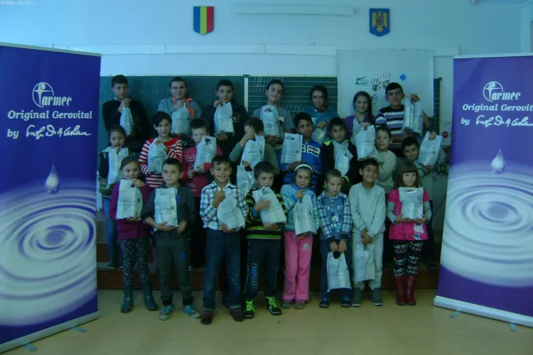 Clujenii de la Farmec sprijină combaterea abandonului școlar, prin proiectul ”Educație prin igienă”