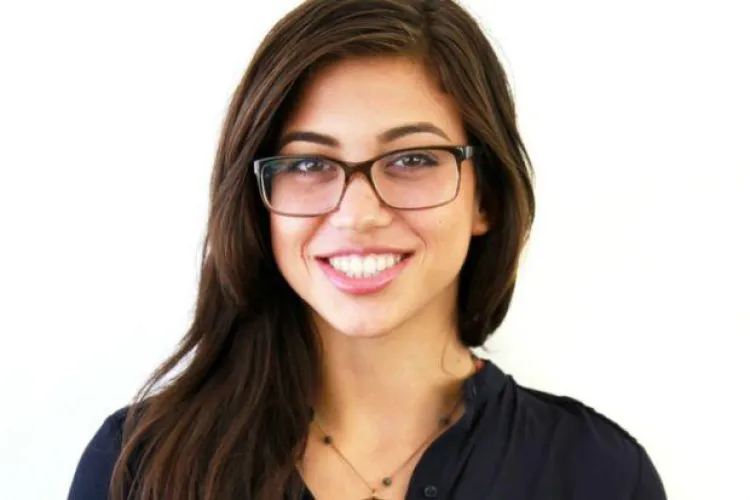 Ce a pățit o femeie din cauza faptului că o cheamă Isis: Facebook crede că sunt teroristă