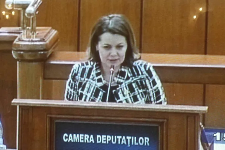 De când nu se va mai fuma în spații închise, gen cluburi și baruri. Ce spune cea care a inițiat legea