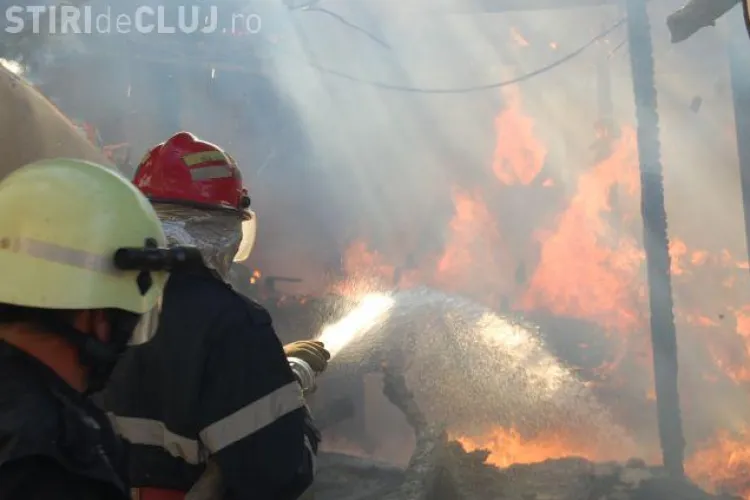 Incendiu pe strada Jupiter, din comuna Baciu