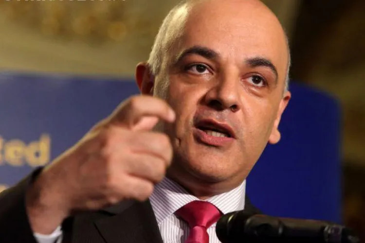 Ce i-a replicat Raed Arafat tatălui unei victime din Colectiv, care îl acuză de CRIMĂ