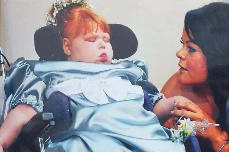 O mamă a decis să-ș ajute copilul să moară. Motivul e cutremurător