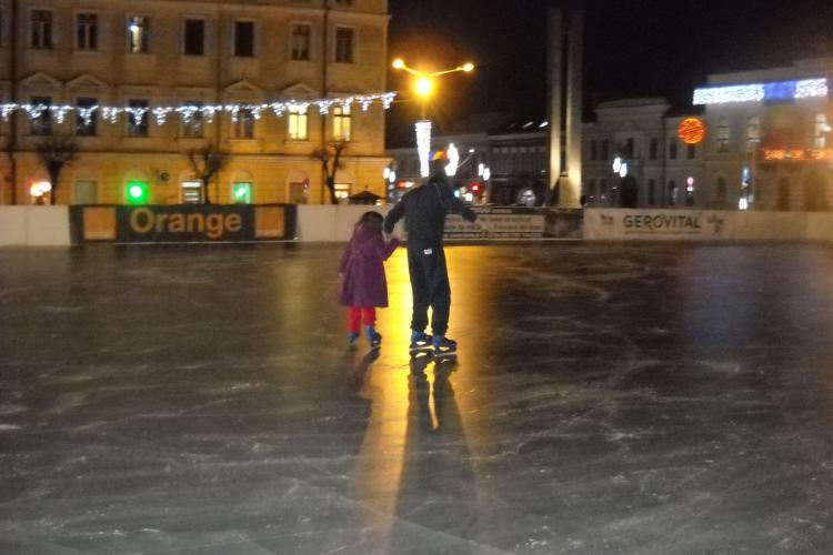 Clujenii au acces gratuit la patinoarul din centrul orașului, în ziua deschiderii