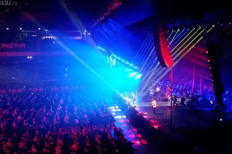 Voltaj a umplut Sala Polivalentă din Cluj, la concerntul pentru victimele de la Colectiv