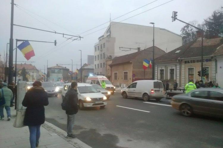 Accident pe strada Moților. O persoană a fost lovită pe trecerea de pietoni - FOTO