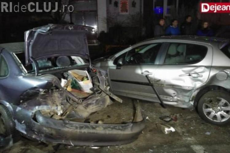 ”Spaima șoselelor” la Cluj! Un tânăr de 19 ani a distrus 9 mașini cu Audi-ul său și aproape a fost linșat de proprietari VIDEO