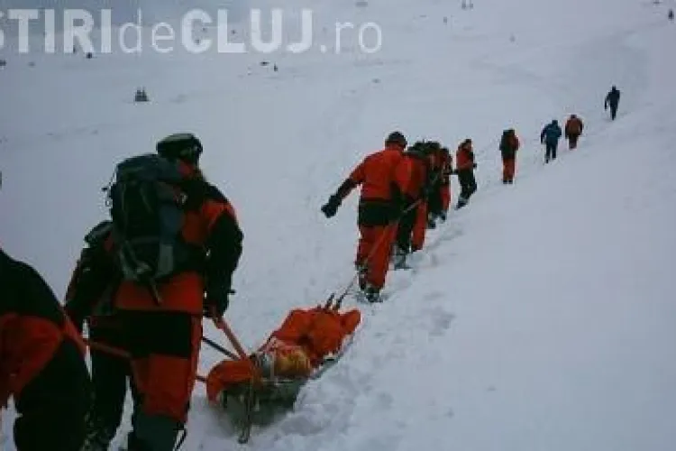 Zeci de studenți clujeni au rămas blocați în Parâng, din cauza viscolului. Au fost recuperați de salvamontiști