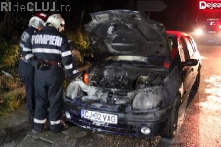 Un clujean s-a trezit că i-a luat foc mașina în timp ce conducea VIDEO