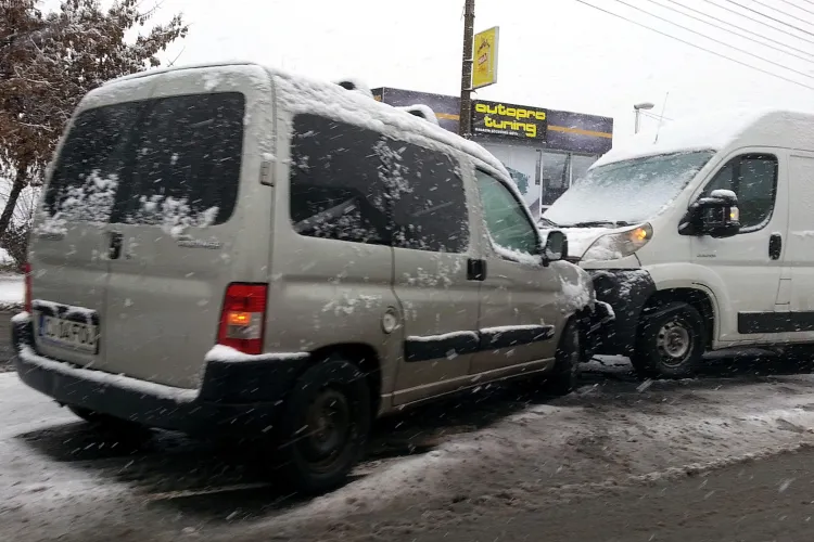Accident pe strada Observatorului - FOTO