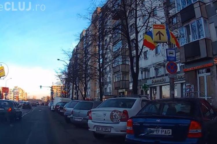 Un taximetrist din Cluj-Napoca cere amendarea celor care parchează în standurile de taxi - VIDEO discuție cu Poliția locală