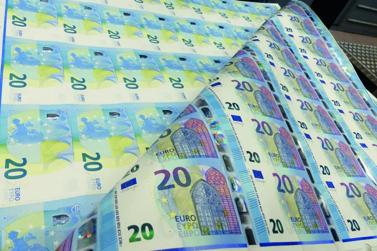 Cum arată noua bancnotă de 20 de euro - FOTO