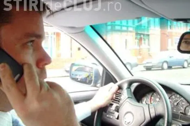 Polițiștii clujeni au dat amenzi de 13.000 lei, într-o singură zi. Nu i-au iertat nici pe cei care vorbesc la telefon în timp ce conduc