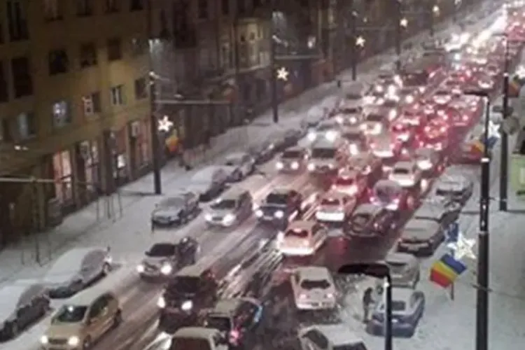 Cum arăta strada Horea, luni seara. Ce spune primarul Emil Boc despre deszăpezire - FOTO