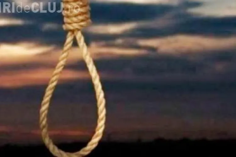 Medic găsit spânzurat de copac la Cheile Turzii. Nu era la prima tentativă de sinucidere