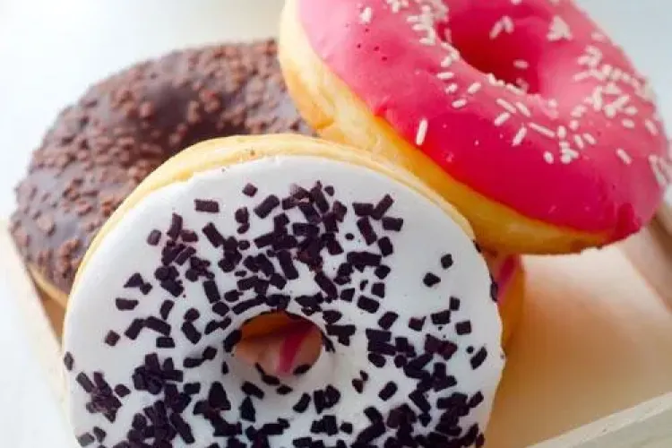 Ce alimente să eviți, dacă ai TENSIUNEA MARE. O gogoașă are 300 de calorii